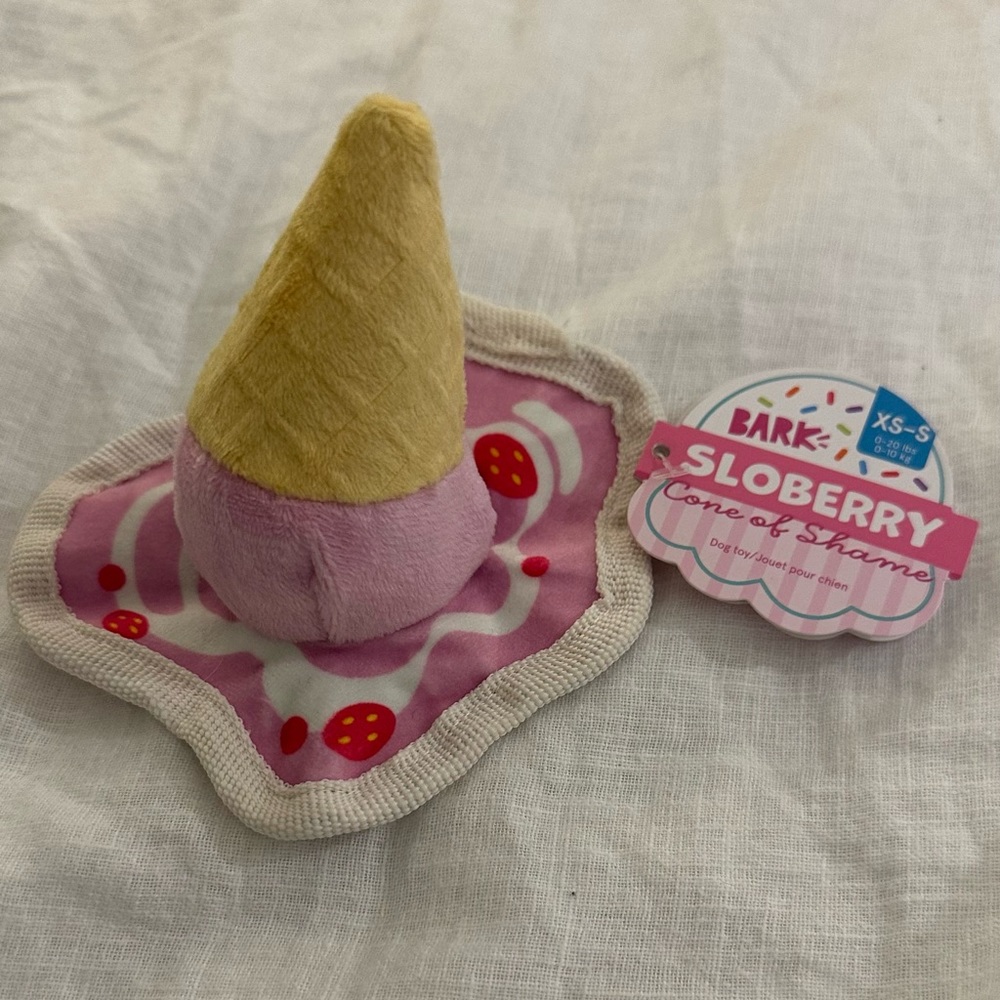 Bark NWT ice cream toy “ Sloberry Cone”